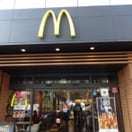 マクドナルド青山店(ファストフード)まで450m ビバリ－ホ－ムズ神宮前Ａ・Ｐ