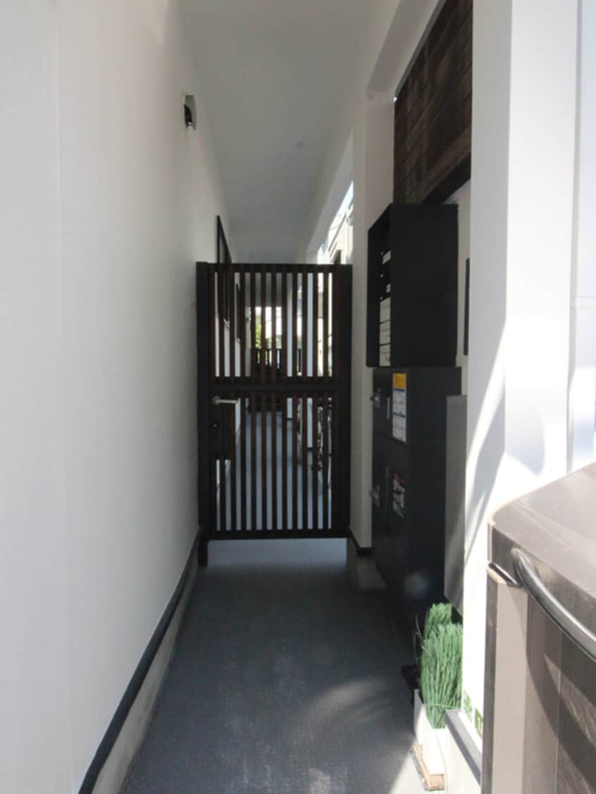 エントランス部分 PORTE