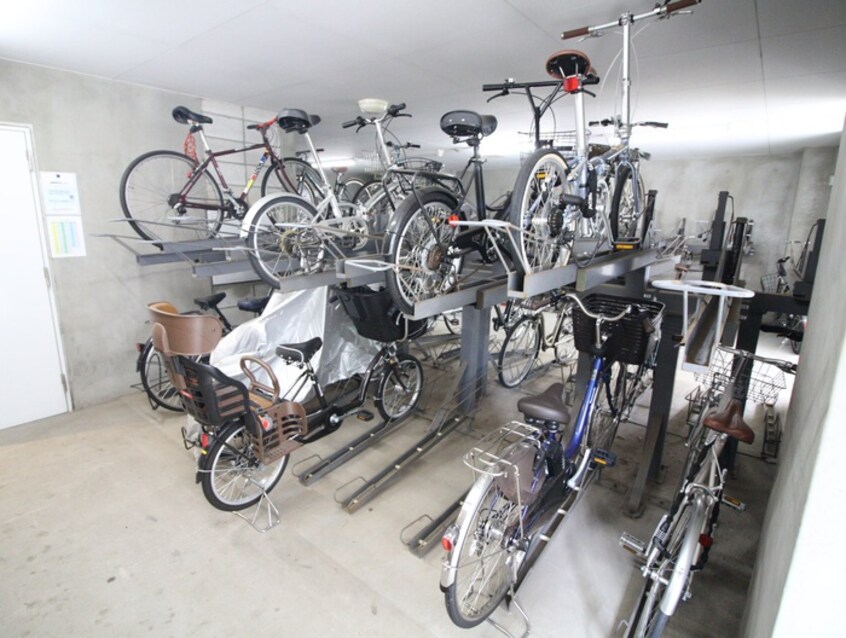 駐輪場 レジディア新川(405)