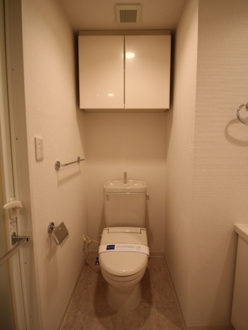 トイレ レジディア新川(405)