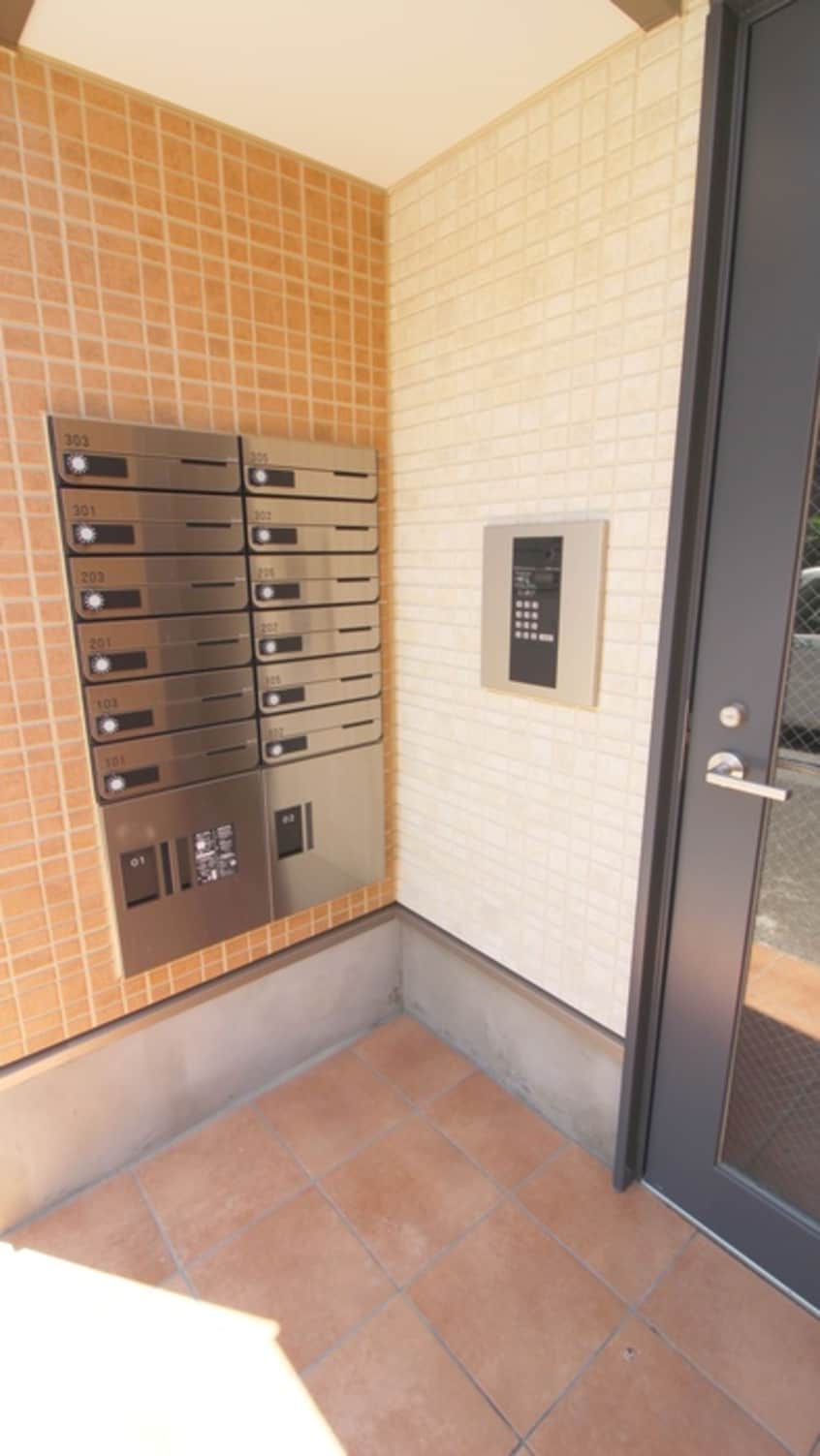 エントランス部分 ウィングガーデン東浦和