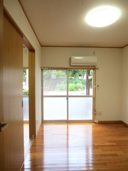 居室 レジデンス若草