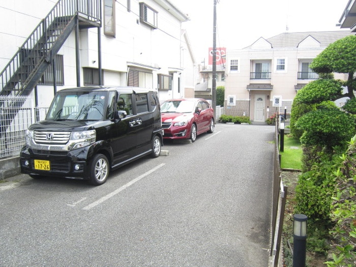 駐車場 ラヴィエ－ル