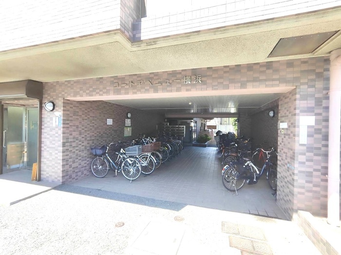 エントランス部分 コ－トアベニュ－横浜