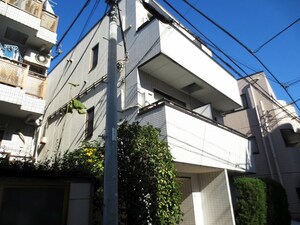 ERENA COURT KYODO