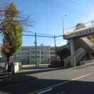 横須賀市立山崎小学校(小学校)まで1000m ビラ堀ノ内