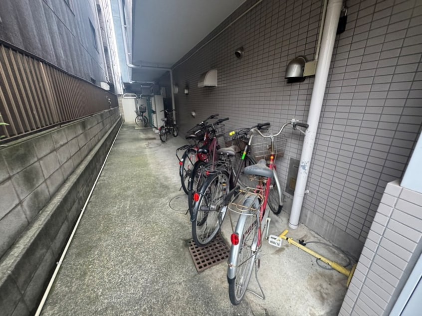 駐輪場 グランデュールアサノ