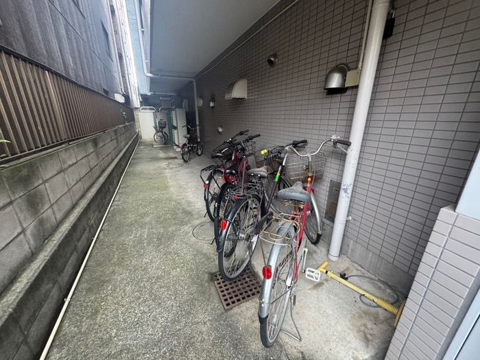 駐輪場 グランデュールアサノ
