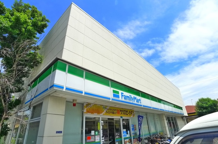 ファミリーマート(コンビニ)まで115m カーサ・エスペランサ