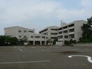 藤沢市立羽鳥中学校(中学校/中等教育学校)まで130m 鈴木ハイツ