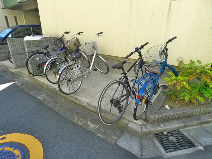 駐輪場 ピノーラ