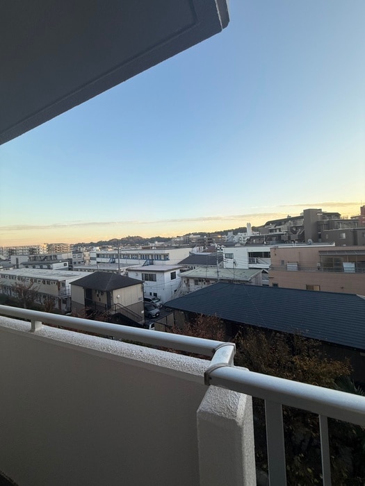 室内からの展望 プラザ向ヶ丘遊園(409)