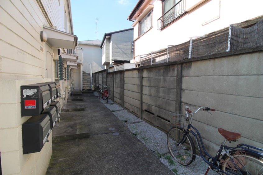 駐輪場 ハイツブランシュ