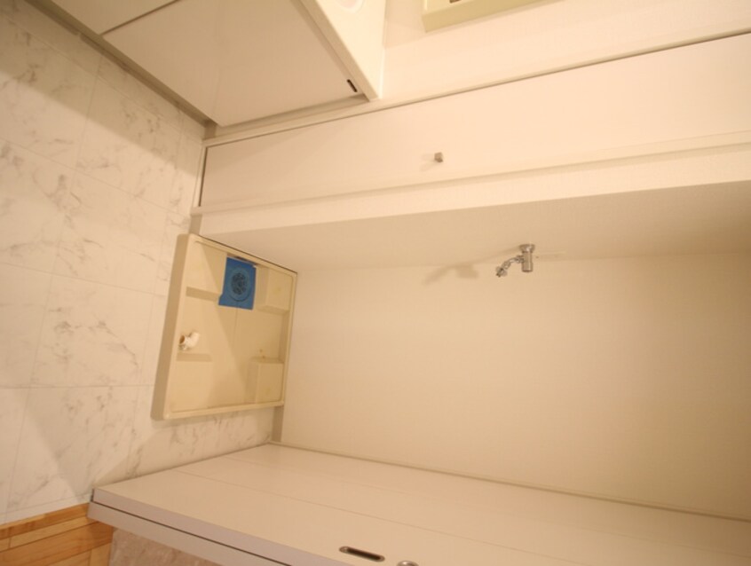 洗濯機置場 レジディア新川(607)