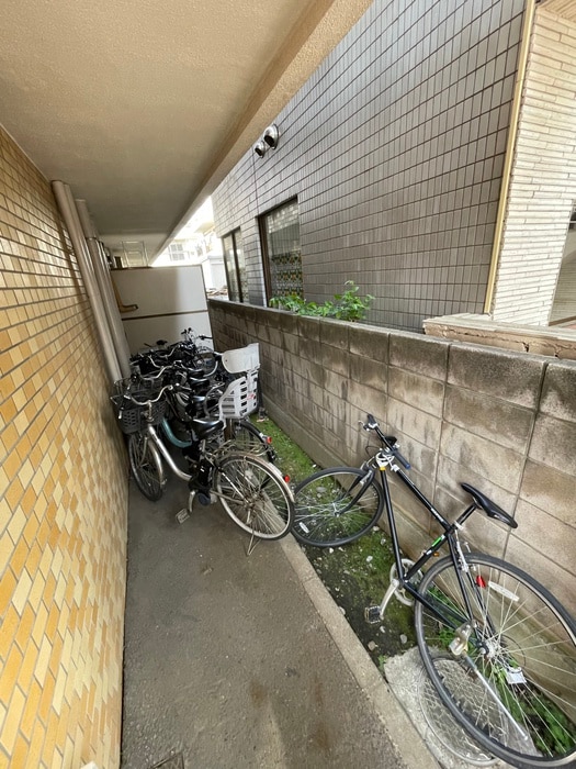 駐輪場 ヨダヤビル