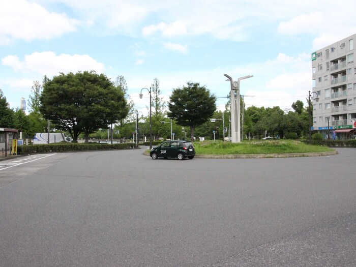 浮間舟渡駅前ロータリー(公園)まで257m ヨダヤビル