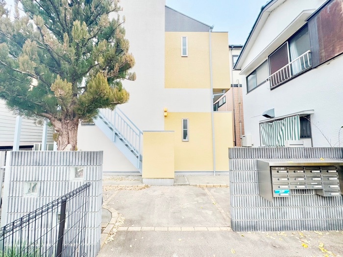 エントランス部分 ロフティ－稲田堤