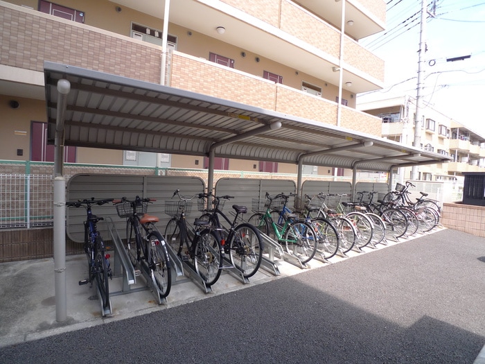 駐輪場 エムフレーバー