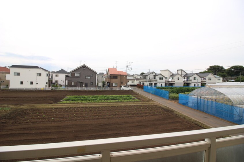 室内からの展望 シャトルタナカ