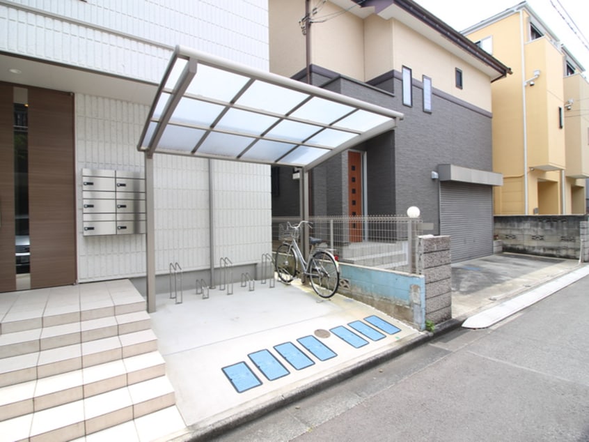 駐輪場 メゾンベルフォレ