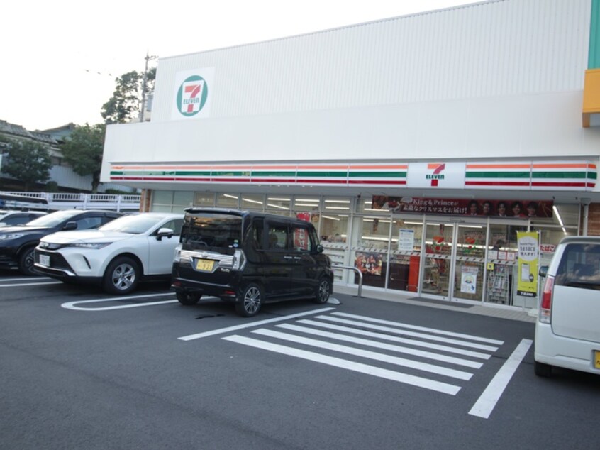 セブンイレブン横浜佐江戸町店(コンビニ)まで140m 宮の下マンション