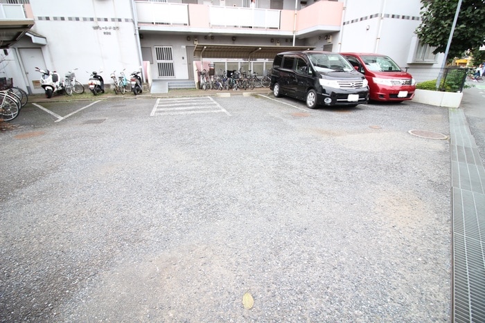 駐車場 セジュールド．ミワ弐番館