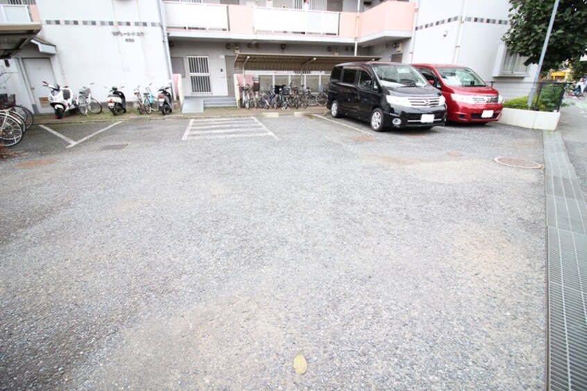 駐車場 セジュールド．ミワ弐番館