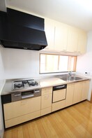 キッチン 東浦和ｶﾞｰﾃﾞﾝﾌﾟﾗｻﾞ壱番館