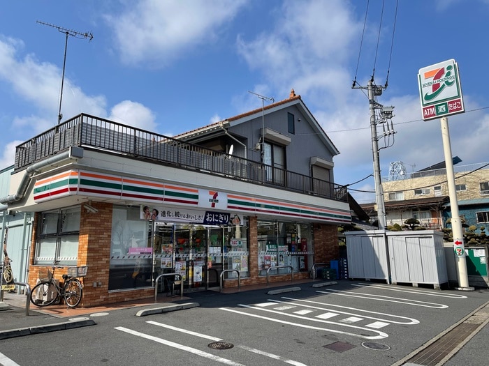 セブンイレブン(コンビニ)まで130m ＣＡＳＡ　ＤＥ　ＡＬＴＯ