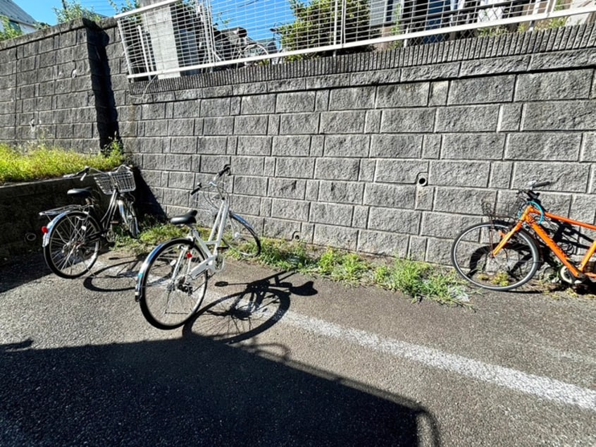 駐輪場 アドニス・ウエスト