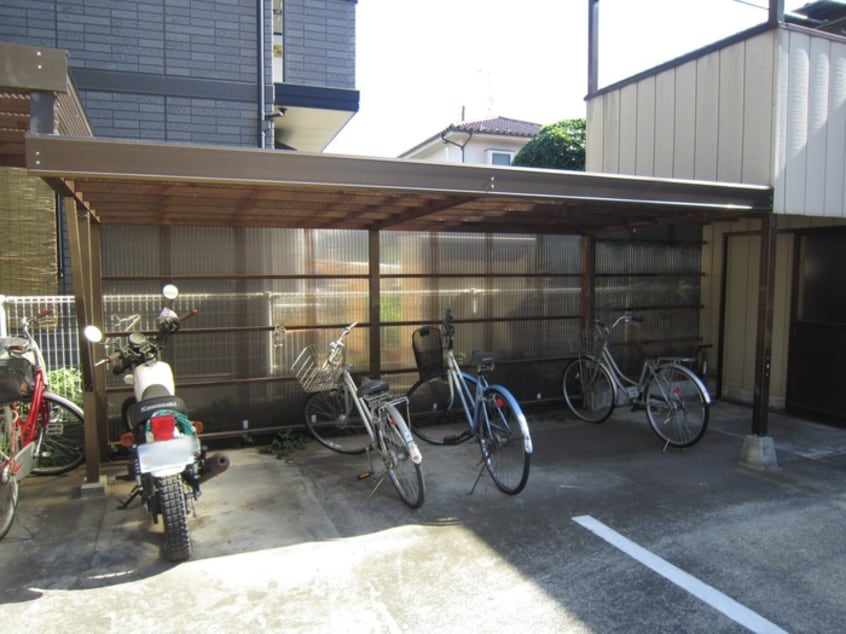 駐輪場 リヴュ－ル平和台