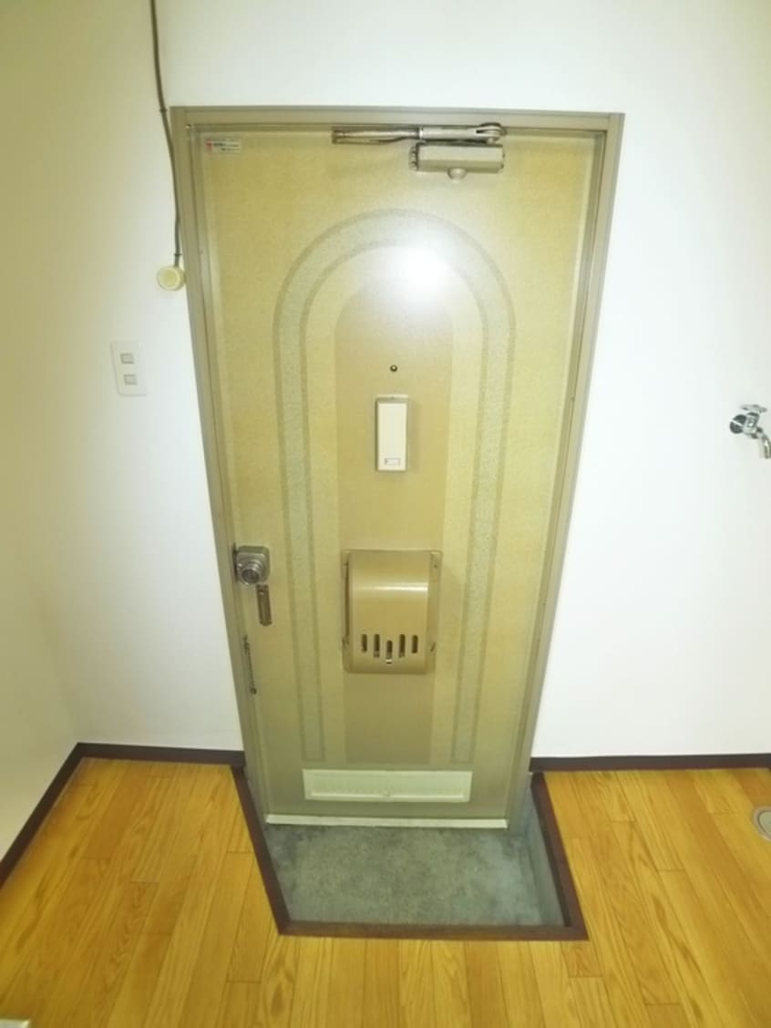 玄関 マリモサンハイツ　１号室