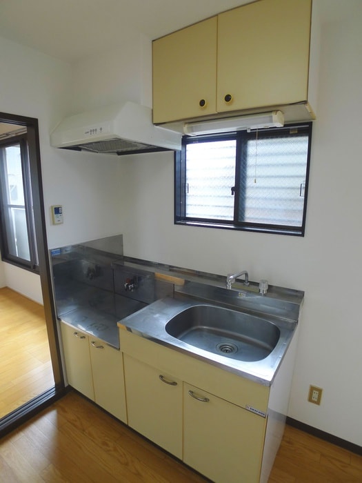 キッチン マリモサンハイツ　１号室