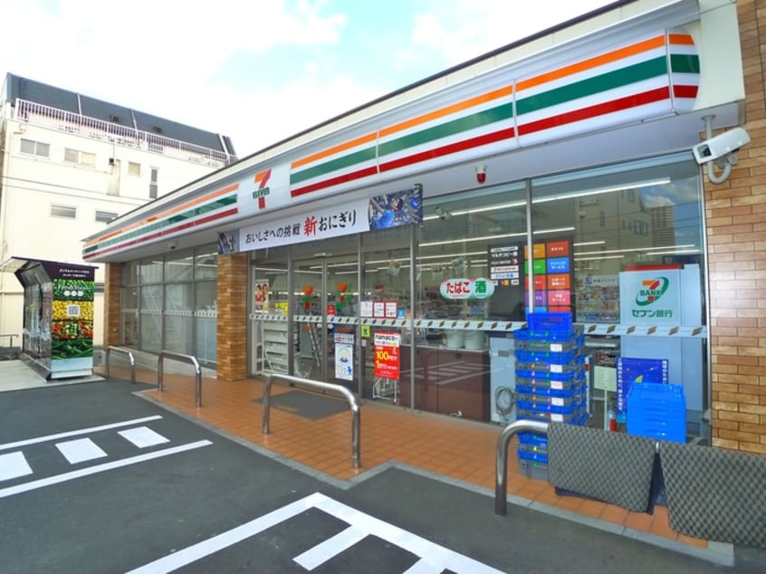 セブンイレブン南千住三丁目(コンビニ)まで550m グランカーサ南千住