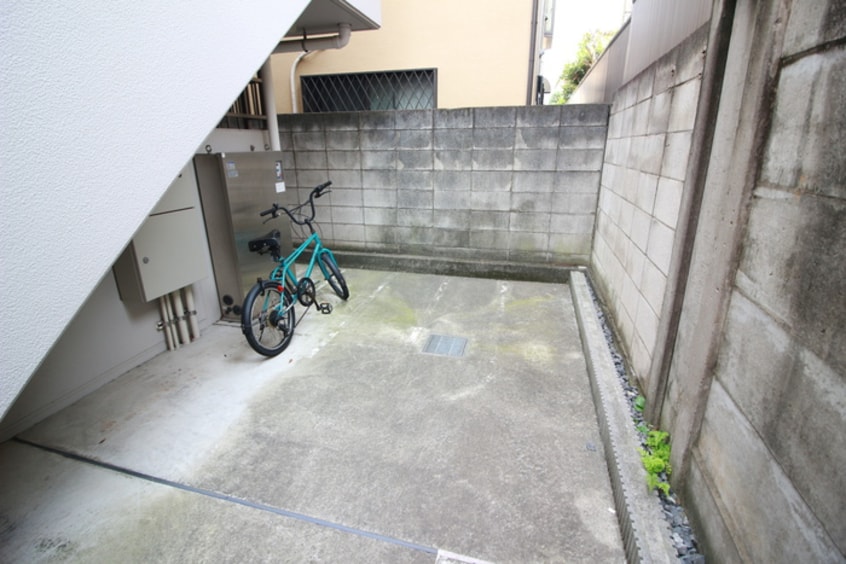 駐輪場 アヴニール吉祥寺