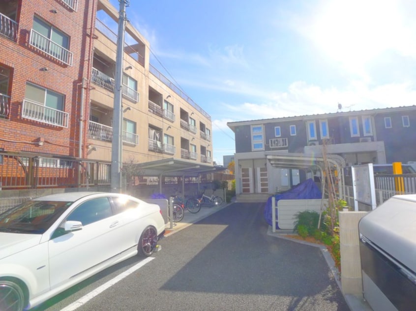 駐車場 ジャラン　パグース