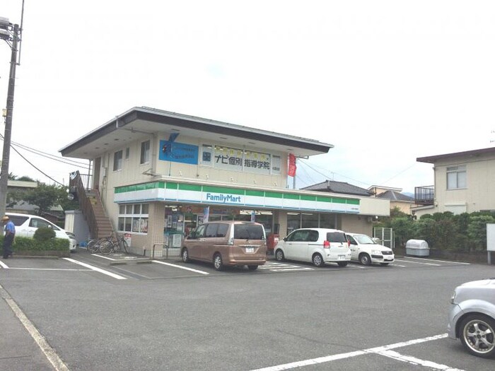 ファミリーマート小田原中曽根店(コンビニ)まで350m VIVAパレットB