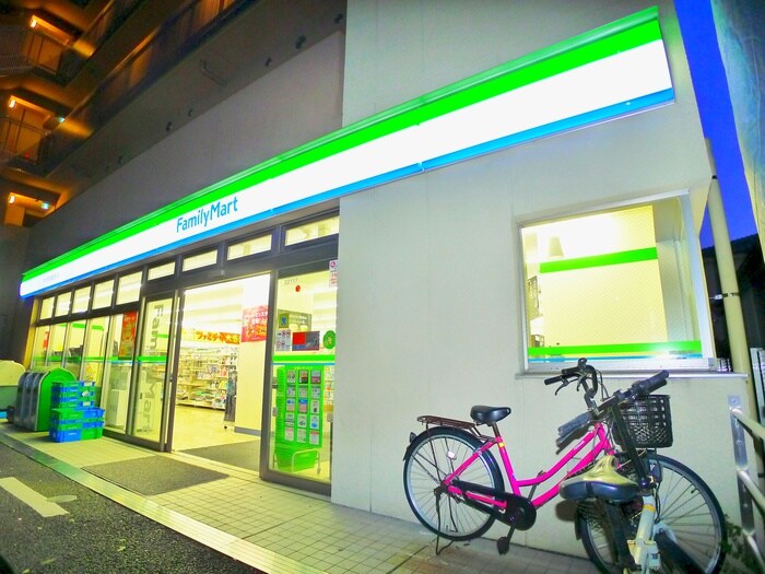 ファミリーマート千住河原町(コンビニ)まで240m FERIO千住大橋駅前