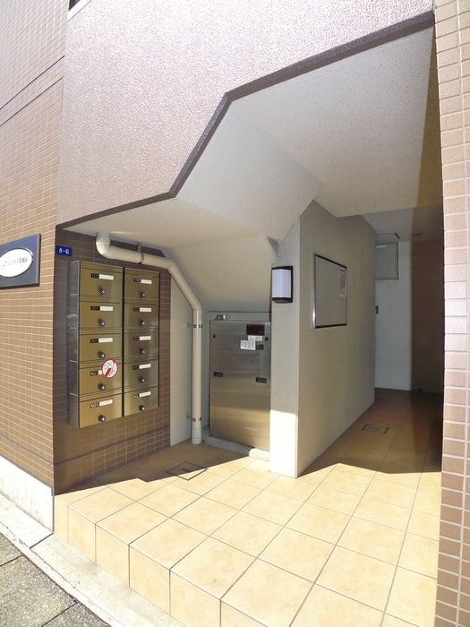 エントランス部分 アンビシャス千葉城前