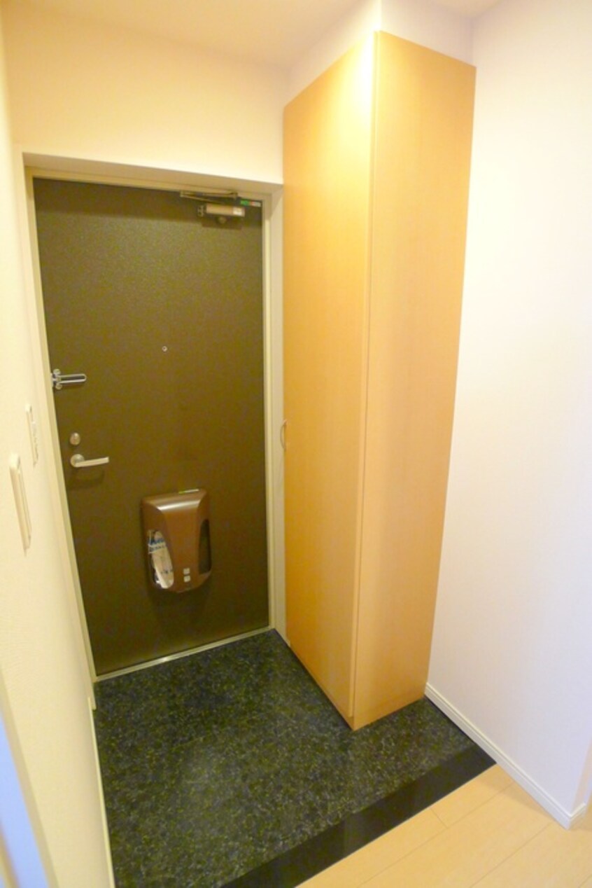 玄関 アンビシャス千葉城前