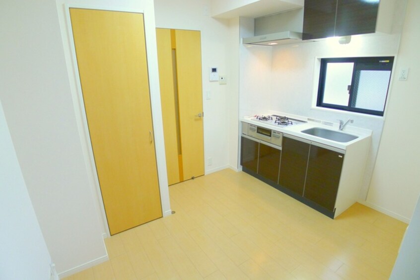 居室 アンビシャス千葉城前