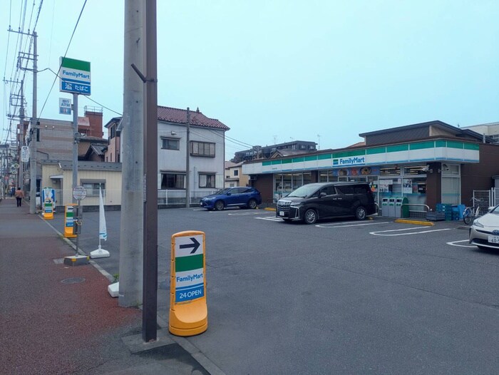 ファミリーマート　大場店(コンビニ)まで260m シャインコート武里