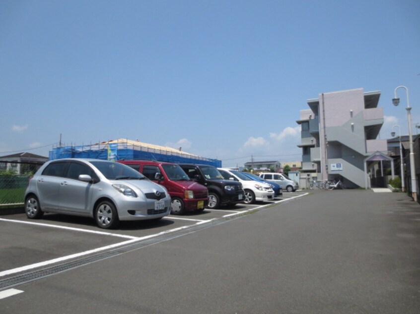 駐車場 ハイツアザミリア