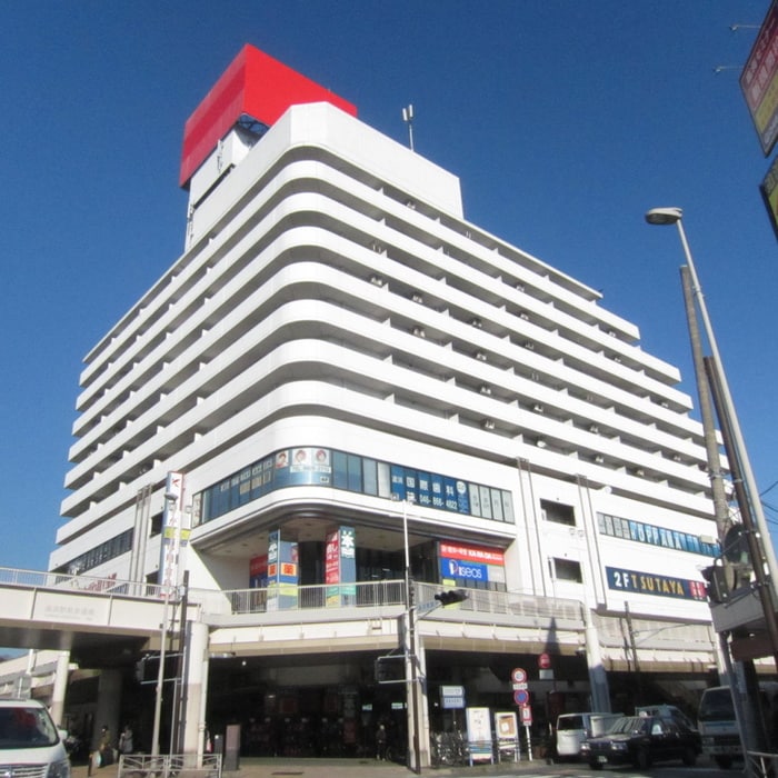 サンビーチ追浜店(ショッピングセンター/アウトレットモール)まで1300m ヒルズ・リサ