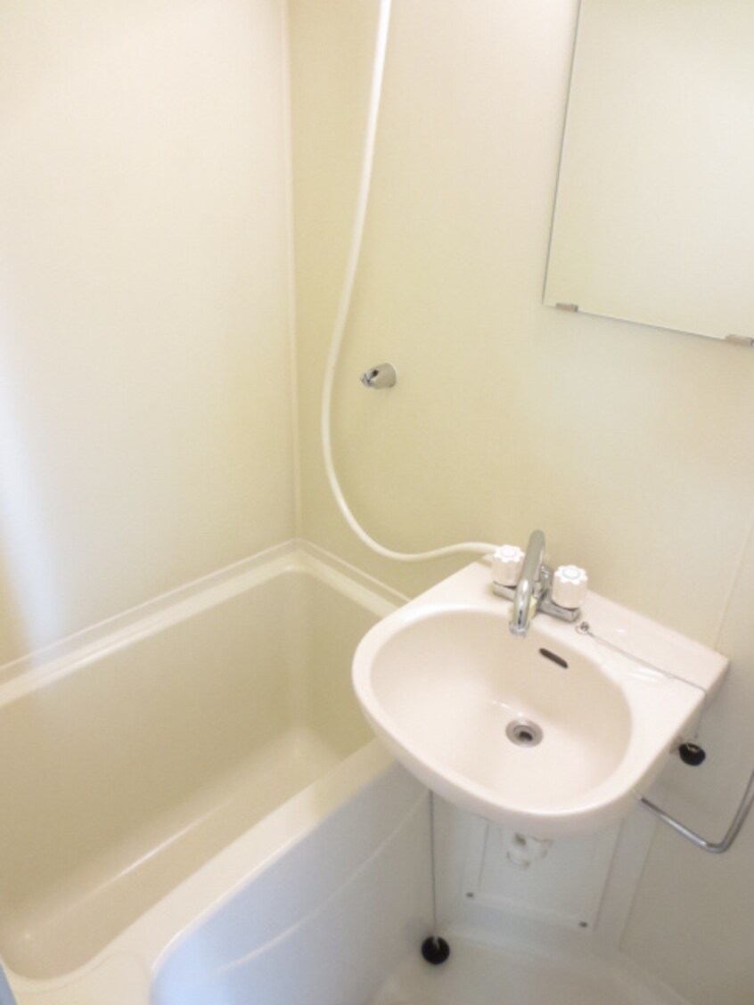 バス／シャワールーム等 リュ－デスハイムＡ・Ｂ