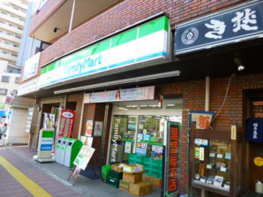 ファミリーマート 伝通院前店(コンビニ)まで350m ツインテラス春日Ⅰ