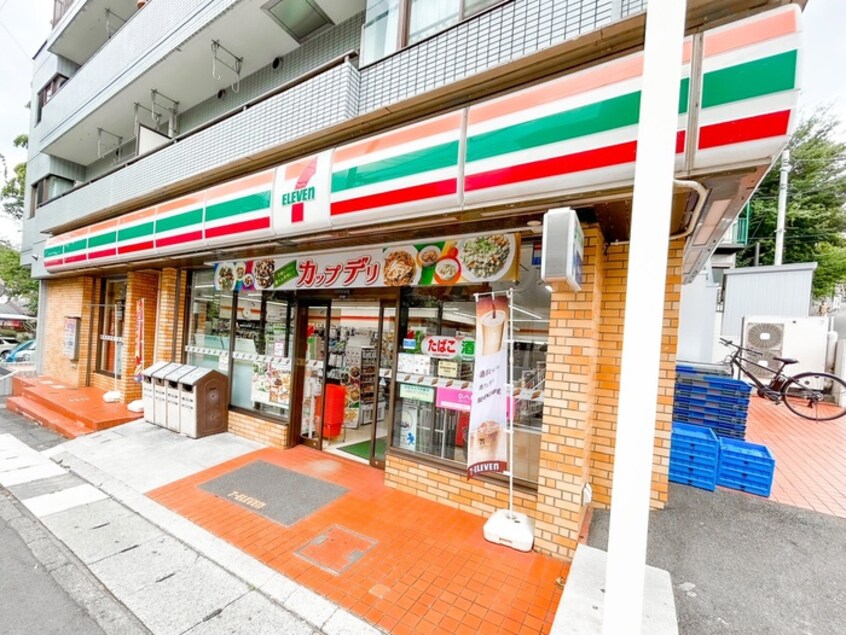 セブンイレブン(コンビニ)まで389m グランカーサ川崎生田