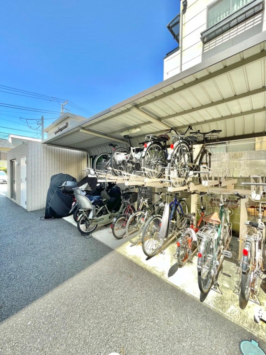 駐輪場 セリシエ赤羽