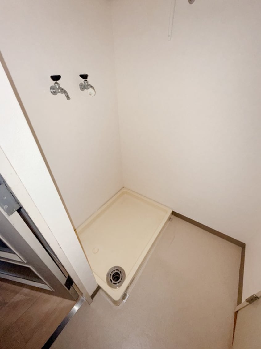 洗濯機置場 車返団地3街区6号棟(208)