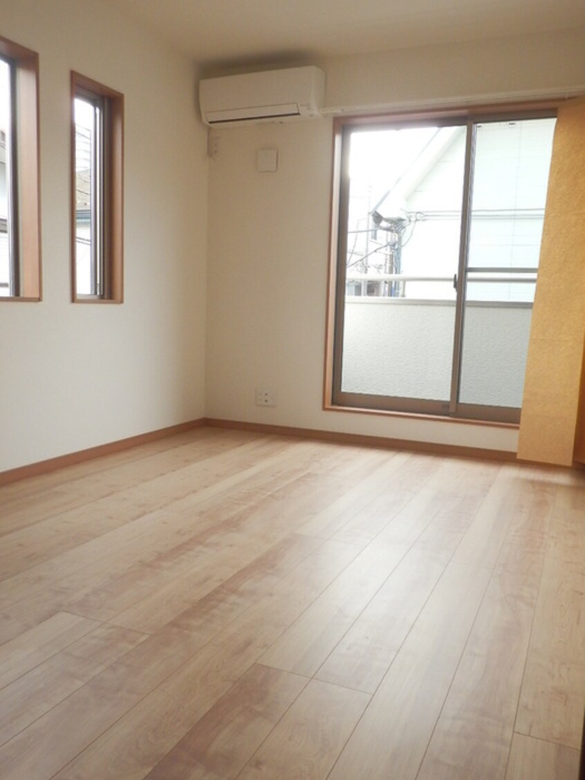 居室 春日町６丁目戸建